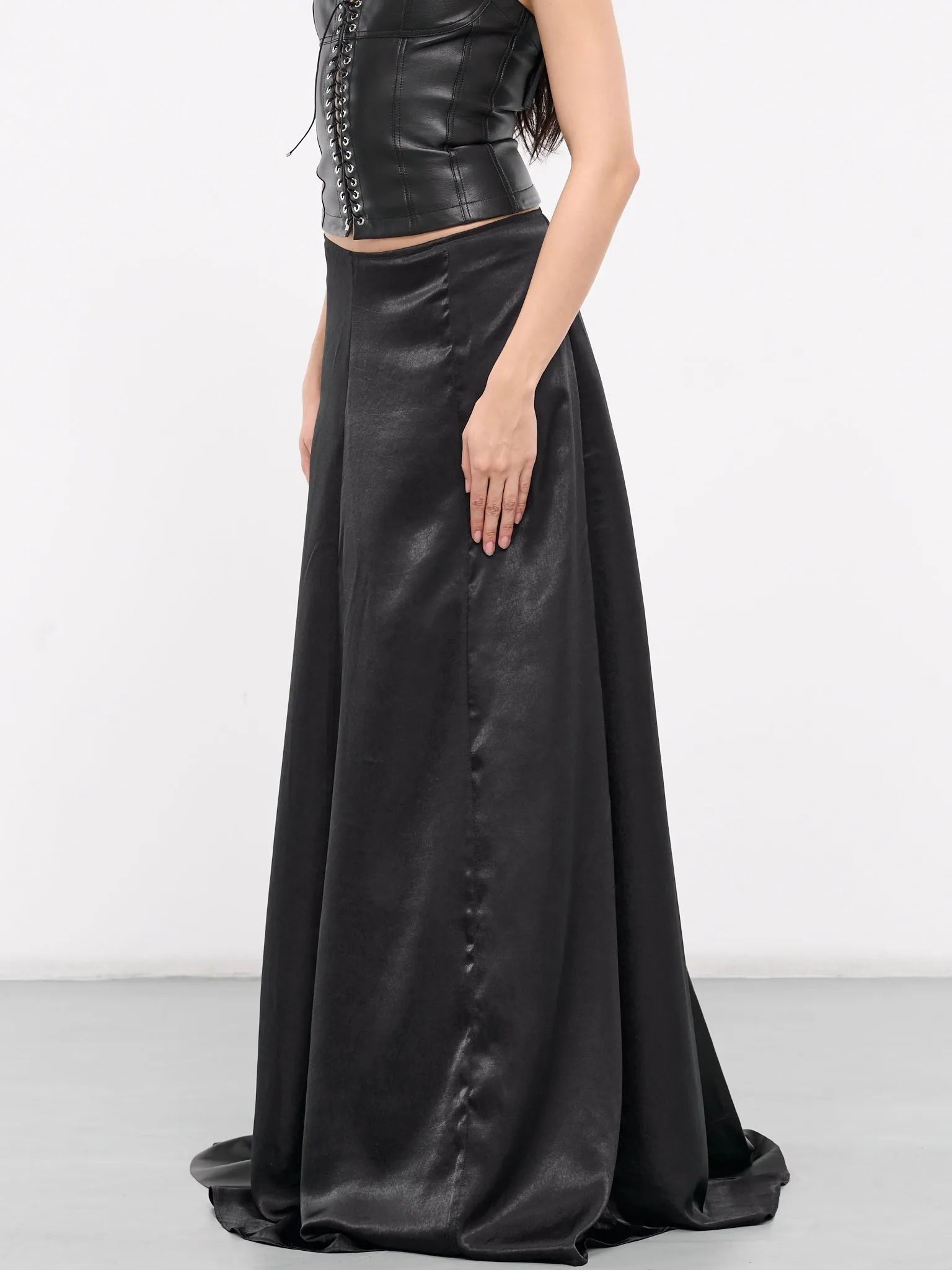 Bi Long Skirt (SK010-W-PL0005-BLACK)