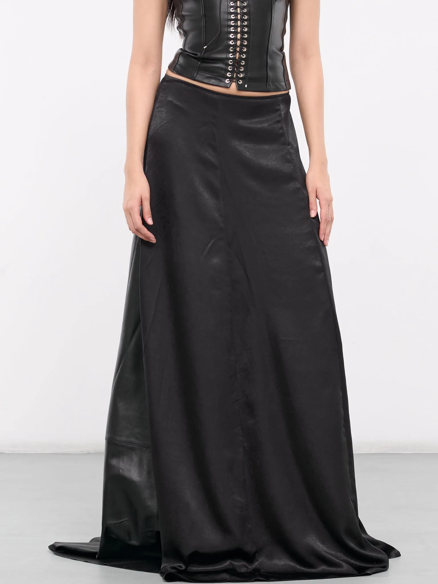 Bi Long Skirt (SK010-W-PL0005-BLACK)